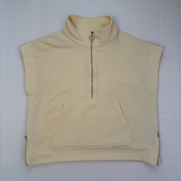 ✨ Entro Cream Short Set (Top + Shorts) - Size Medium 💫 - Picture 3 of 16